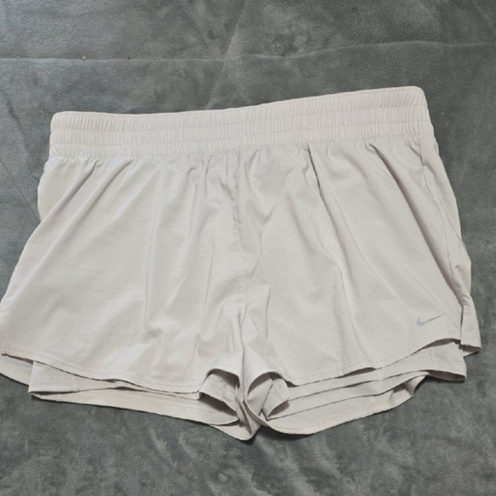 Nike Women's Athletic Shorts - Light Gray